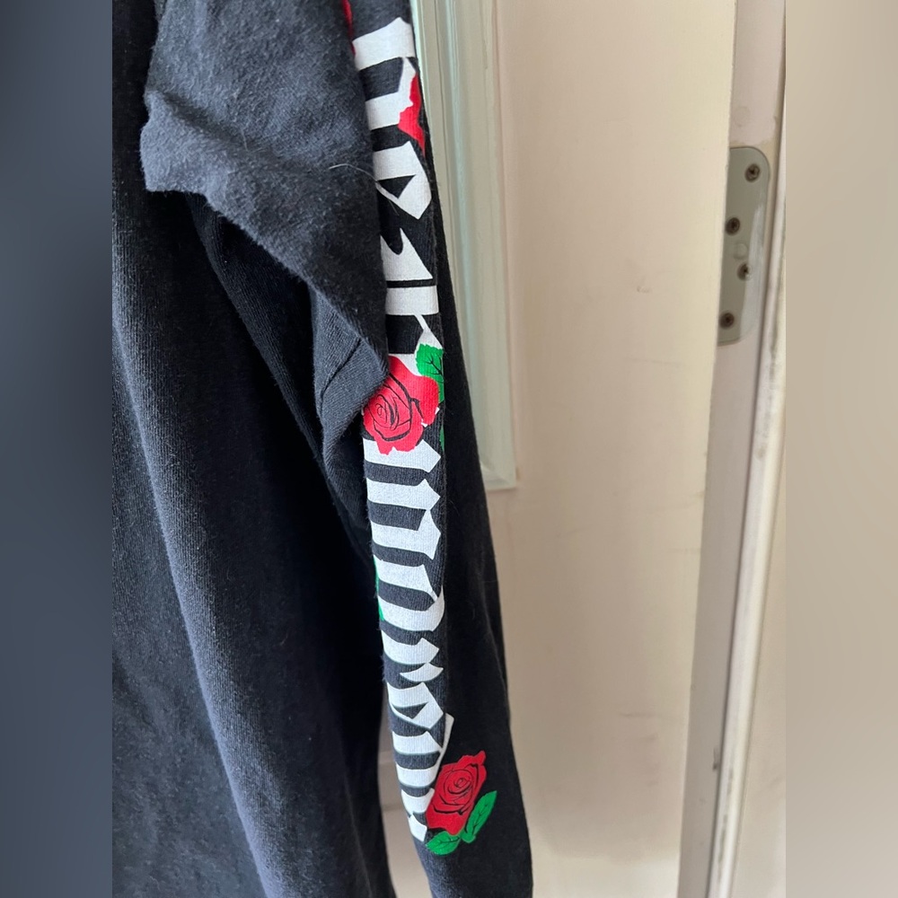 The Hundreds XL men’s black long sleeve spell out rose graphic T shirt. - Picture 5 of 6